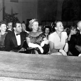 Historical photo of the dinner on the occasion of the 1947 Neiman Marcus award for fashion. ©Neiman Marcus Collection. Courtesy of Sony Pictures Classics.